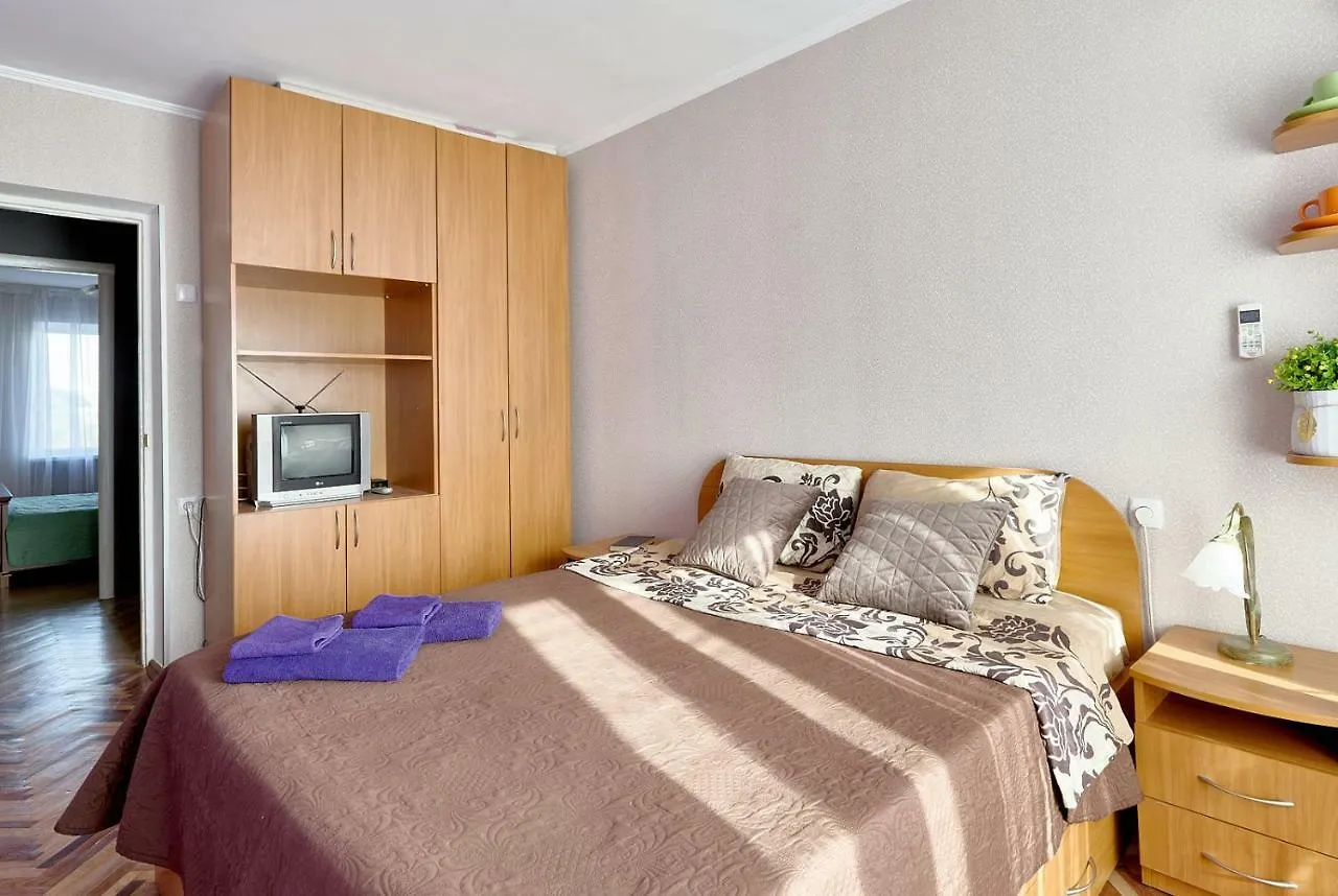Modern Trio: Central Metro Apartments Kyiv